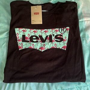 Levis T-Shirt, NWT